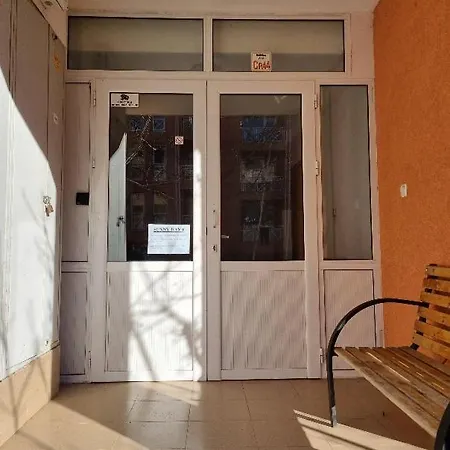 Sunny Apartment *
