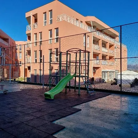 Sunny Apartment *