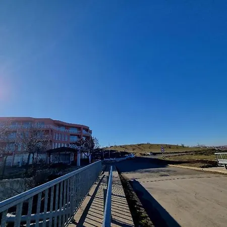 Sunny Apartment Tunkovo